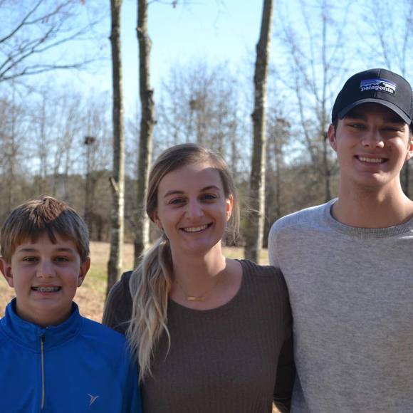 Meet your Posher, Tracy - Picture 1 of 2